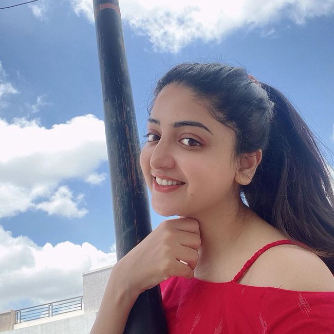 Poonam kaur Latest Instagram Pictures